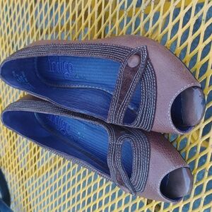 Indigo by Clarks peep toe wedge pump, brown, button detail